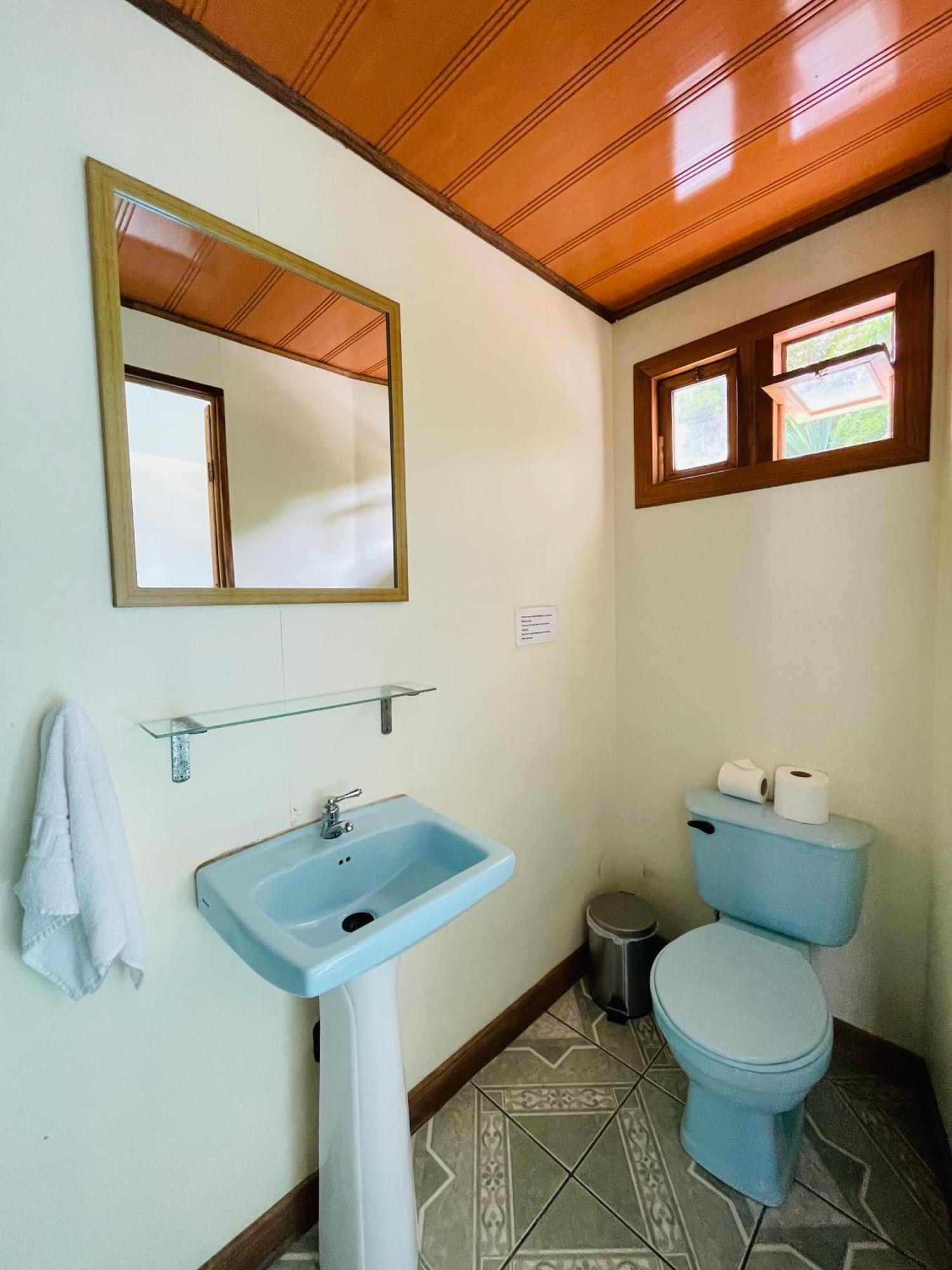 Cabinas Nuestra Kasa Monteverde Exterior photo